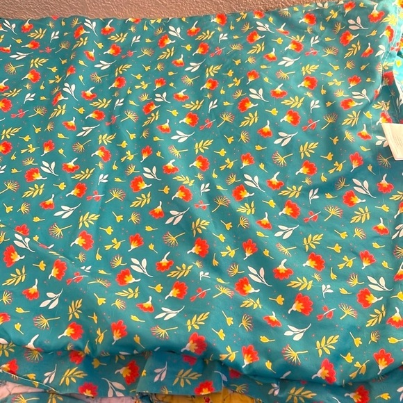 The Pioneer Woman Petal Party Floral Patchwork 2 Pc. Sham Pillowcase Set 20x36 - Picture 4 of 7